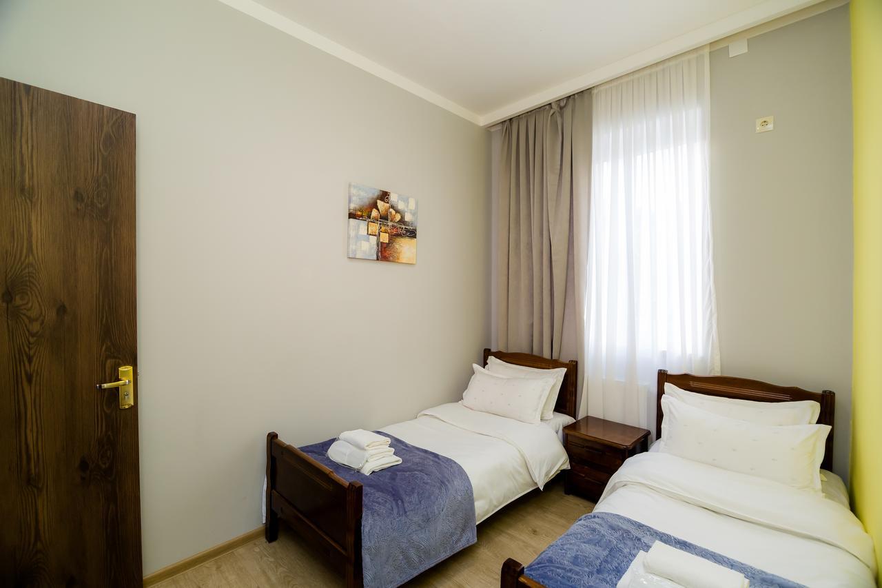 Big Family Guest House 第比利斯 外观 照片