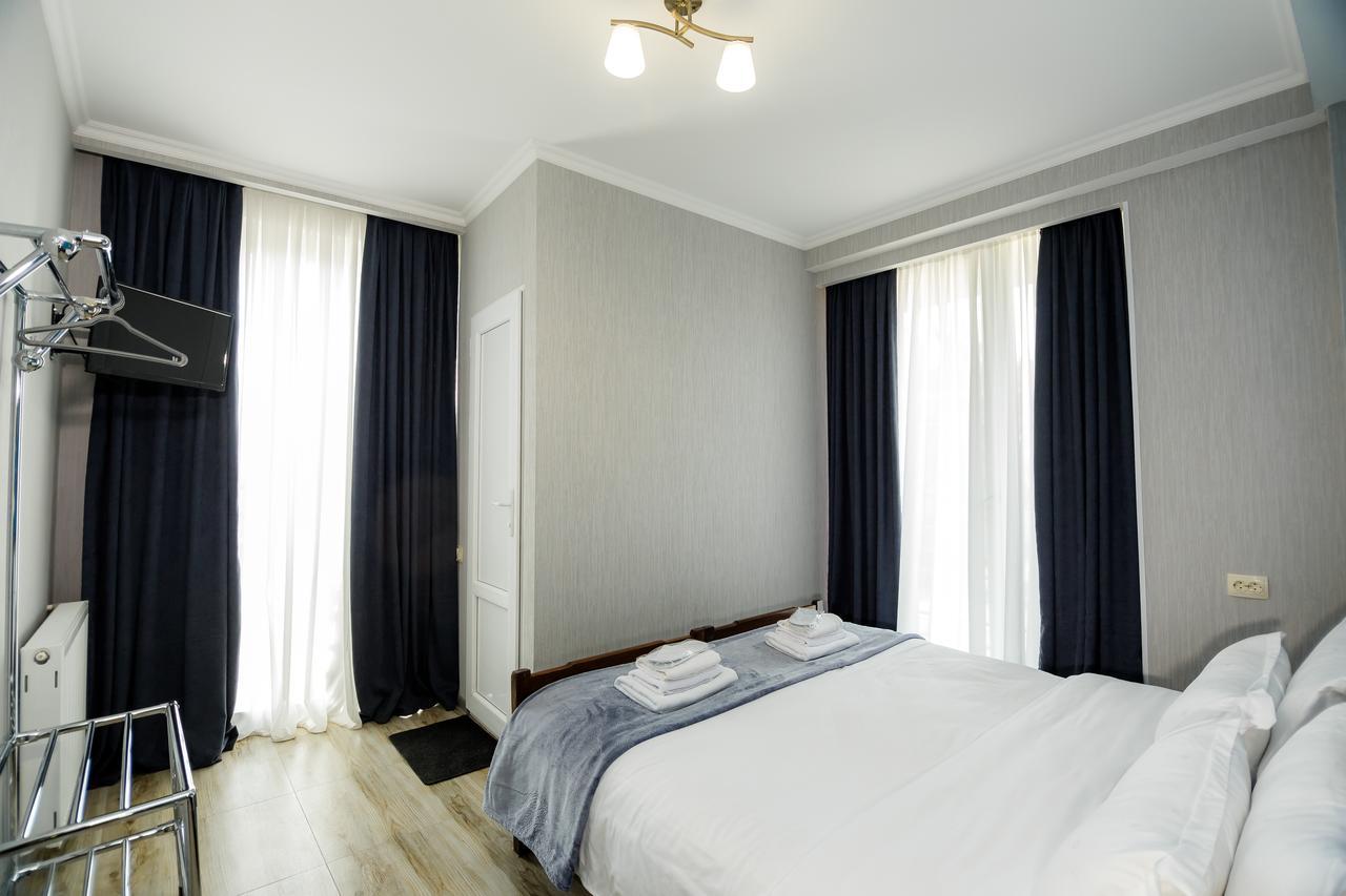Big Family Guest House 第比利斯 外观 照片