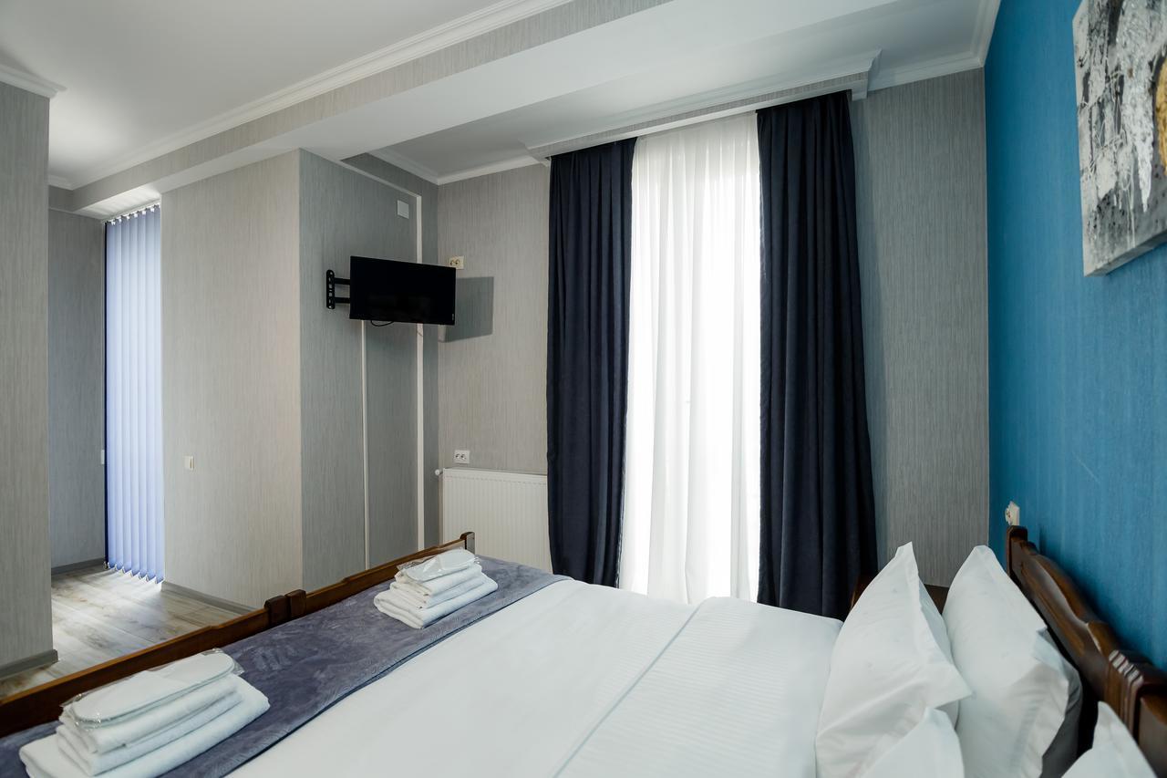 Big Family Guest House 第比利斯 外观 照片
